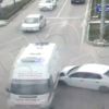 Otomobil, Covid temaslısı taşıyan ambulansa çarptı Otomobil, Covid temaslısı taşıyan ambulansa çarptı