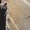 Cansız mankenin üzerindeki montu böyle çaldı Cansız mankenin üzerindeki montu böyle çaldı