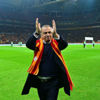 Fatih Terim'e taraftardan sevgi seli Fatih Terim'e taraftardan sevgi seli