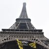 Greenpeace'den Eyfel Kulesi'nde eylem Greenpeace'den Eyfel Kulesi'nde eylem