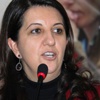 Pervin Buldan adliye önünde Pervin Buldan adliye önünde
