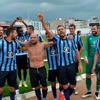 Altı final kaldı Altı final kaldı