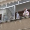Bu evden bir kamyon çöp çıktı Bu evden bir kamyon çöp çıktı