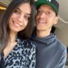 Mesut Özil'den Amine Gülşe'ye doğum hediyesi tapu Mesut Özil'den Amine Gülşe'ye doğum hediyesi tapu