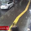 Kavga ettiği mahkumu aşağı fırlattı Kavga ettiği mahkumu aşağı fırlattı