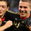 Özil'den Podolski'ye; "Mutlaka Galatasaray'a..."