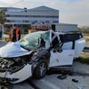 Hurdaya dönen otomobilden sağ çıktılar Hurdaya dönen otomobilden sağ çıktılar