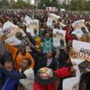 Zimbabve'de askeri müdahale destekçilerinden Mugabe'ye istifa çağrısı!