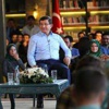 Başbakan Davutoğlu gençlerle buluştu Başbakan Davutoğlu gençlerle buluştu