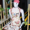 Kafeteryada servisler robot garsonlardan Kafeteryada servisler robot garsonlardan