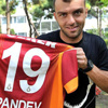 Galatasaray'ın yıldızına talip çıktı Galatasaray'ın yıldızına talip çıktı