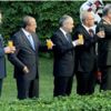 İngiltere Kraliçesi'nin doğum gününü kutladılar İngiltere Kraliçesi'nin doğum gününü kutladılar