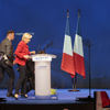 Le Pen'e miting sırasında protestolar Le Pen'e miting sırasında protestolar