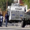 Hendekleri kapatan polislere hain saldırı
