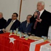 Türk bayrağı üzerinde lahmacun servisi Türk bayrağı üzerinde lahmacun servisi