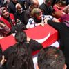Şehit Mehmet Köklü, son yolculuğuna uğurlandı Şehit Mehmet Köklü, son yolculuğuna uğurlandı