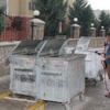 Belediye Çöp Konteynerlerini Dezenfekte Ediyor Belediye Çöp Konteynerlerini Dezenfekte Ediyor