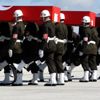 Türkiye şehitlerine ağlıyor