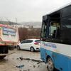 Özel halk otobüsü kamyona çarptı: 5 yaralı