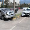 İki otomobil çarpıştı, 2'si çocuk 7 kişi yaralandı İki otomobil çarpıştı, 2'si çocuk 7 kişi yaralandı