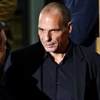 Yunanistan Maliye Bakanı Varufakis'e saldırı Yunanistan Maliye Bakanı Varufakis'e saldırı