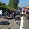 Emniyet şeridindeki kaza trafiği kilitledi