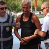 Çaldığı kamyonetteki karpuzları mahalle mahalle gezip sattı