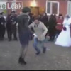 Genç kızı sırtlayıp kaçırdı