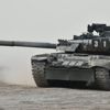ABD askerleri, Rus T-80U tankında ABD askerleri, Rus T-80U tankında