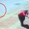 Köpeğe, parke taşıyla saldırdı Köpeğe, parke taşıyla saldırdı