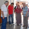 Plastik Sandalyeyle Oy Kullandı Plastik Sandalyeyle Oy Kullandı