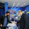 Erzurum da belediyeler vatandaşlara maske dağıtıyor Erzurum da belediyeler vatandaşlara maske dağıtıyor