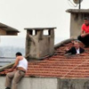 Binadan atlamasını başkan önledi Binadan atlamasını başkan önledi