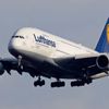Lufthansa uçağı acil iniş yaptı Lufthansa uçağı acil iniş yaptı