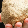 Tesadüfen 7,85 kg'lık altın külçesi buldu