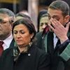 Bu dar sokakta eksilen sendin, çoğalan ölümdü