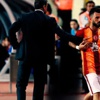 Emre Çolak Hamzaoğlu'nun elini sıkmadı
