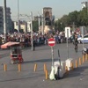 Taksim Meydanı'nda şüpheli çanta alarmı Taksim Meydanı'nda şüpheli çanta alarmı