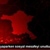 Alışveriş yaparken sosyal mesafeyi unuttular Alışveriş yaparken sosyal mesafeyi unuttular