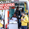 Şehit oğlunu ambulans içinde uğurladı