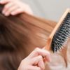 Dermatoloji uzmanı uyardı: Tarağınızı kimseyle paylaşmayın...
