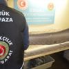 Atatürk Havalimanı'nda 'yılan derisi' operasyonu Atatürk Havalimanı'nda 'yılan derisi' operasyonu