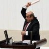Bunu da gördük! Bahçeli'yi savundu Bunu da gördük! Bahçeli'yi savundu