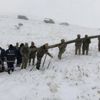 Van'da elektriksiz kalan köylülerin imdadına Mehmetçik yetişti Van'da elektriksiz kalan köylülerin imdadına Mehmetçik yetişti
