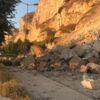 Şanlıurfa'da heyelan yol kapattı Şanlıurfa'da heyelan yol kapattı