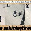 Hastaneye götürülmek istenince ortalığı birbirine kattı! Polise kürekle saldırdı Hastaneye götürülmek istenince ortalığı birbirine kattı! Polise kürekle saldırdı