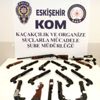 Evinde 16 tüfekle yakalandı Evinde 16 tüfekle yakalandı