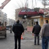 Çatıda otomobil var! Çatıda otomobil var!