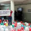 Kanseri yenen öğretmene okulda göz yaşartan karşılama