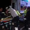 Kazaya müdahale eden polise otomobil çarptı Kazaya müdahale eden polise otomobil çarptı